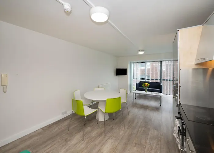 Hall - Ucc Summer Beds * Корк