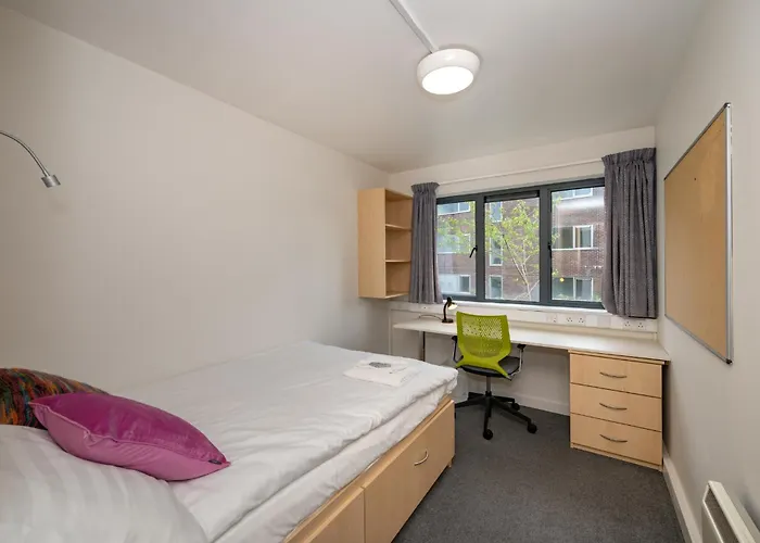 Hall - Ucc Summer Beds * Корк