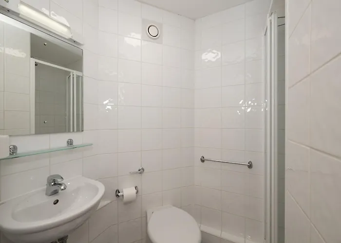 Hall - Ucc Summer Beds